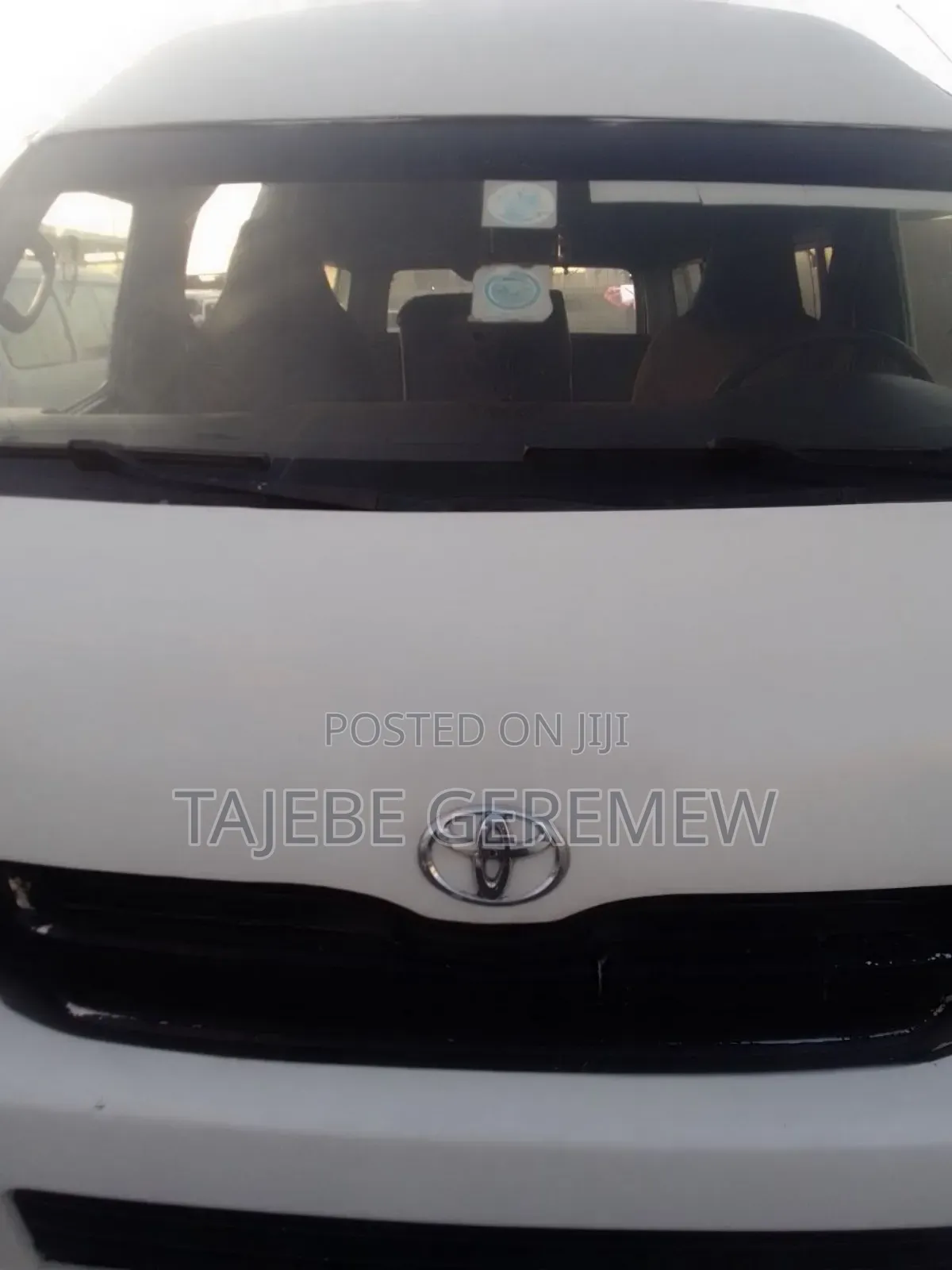 Toyota HiAce 2010 White