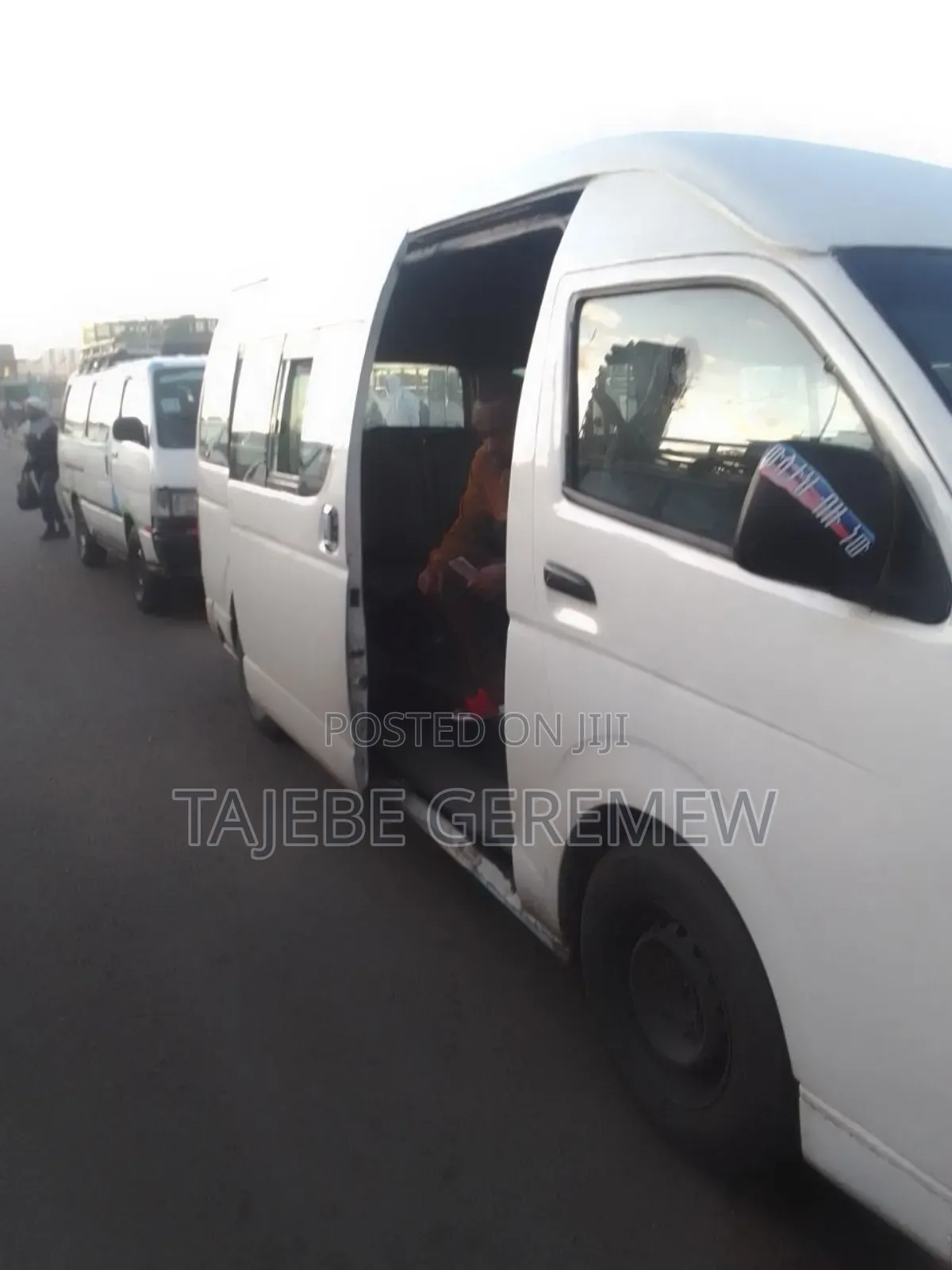 Toyota HiAce 2010 White