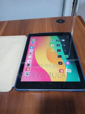 Photo - New Apple iPad 10.2 (2019) 128 GB