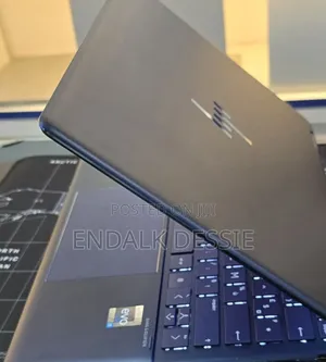 Photo - New Laptop HP Spectre 16GB Intel Core I7 SSD 1T