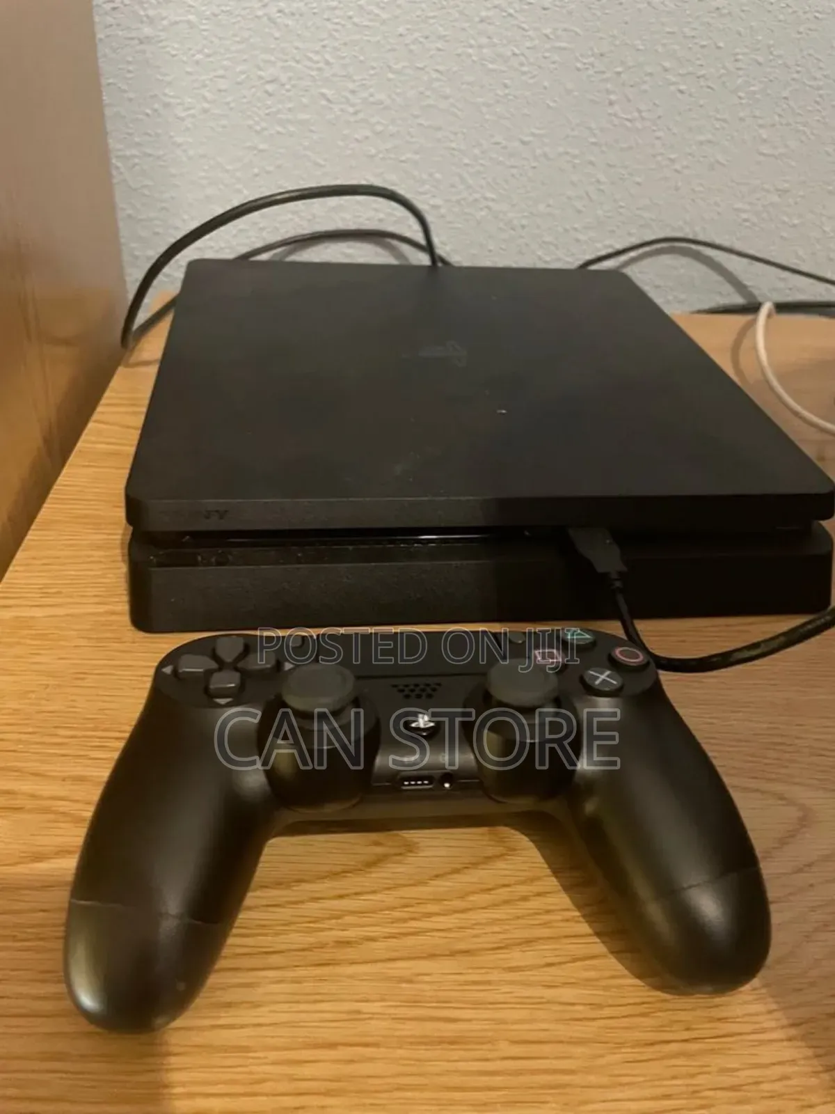 Playstation 4slim Color: Black