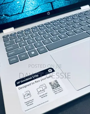New Laptop HP OmniBook 5 Flip 16GB Intel Core 7 SSD 512GB