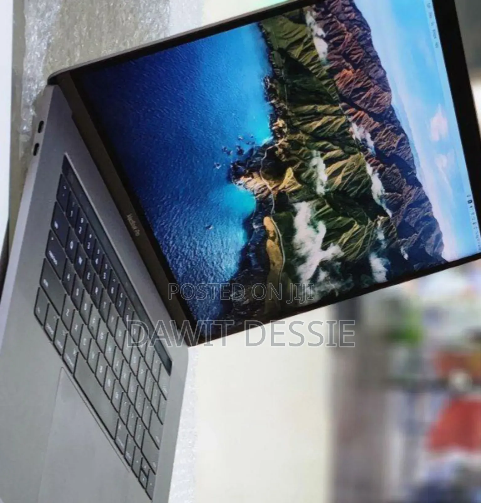 New Laptop Apple MacBook Pro 2017 4GB Intel Core I7 SSD 512GB