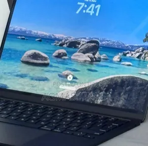 Photo - New Laptop Apple MacBook Air 2022 M2 16GB Apple M2 SSD 512GB