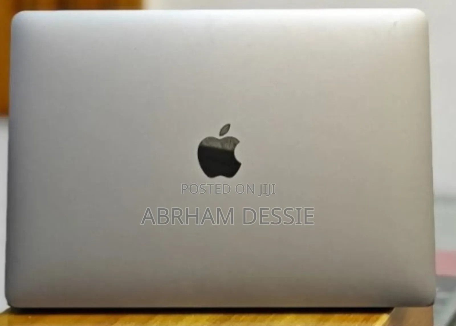 New Laptop Apple MacBook Pro 2018 16GB Intel Core I5 SSD 256GB