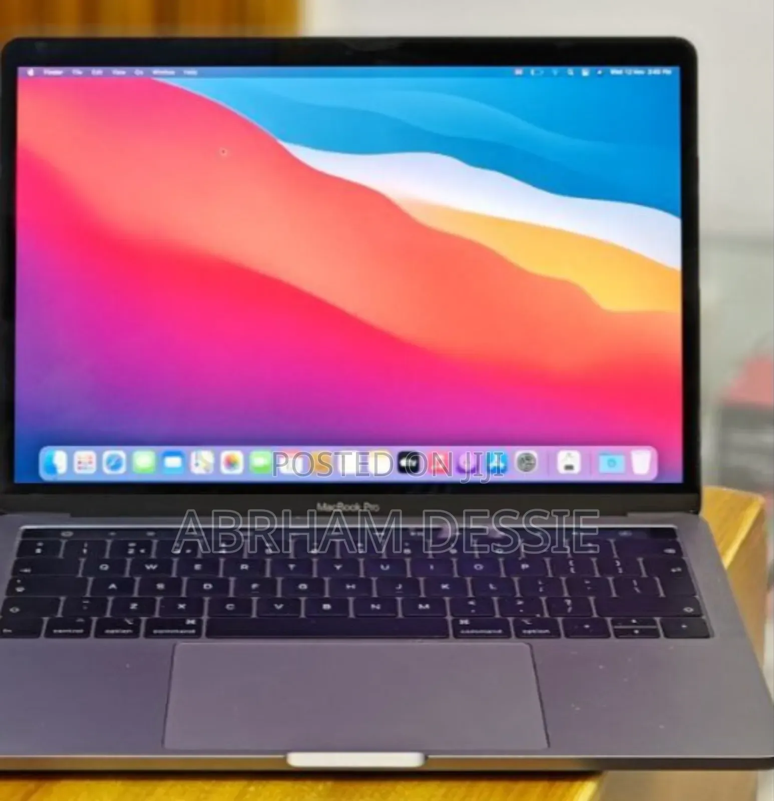 New Laptop Apple MacBook Pro 2018 16GB Intel Core I5 SSD 256GB