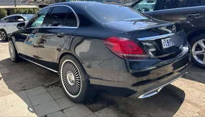 Photo - Mercedes-Benz C180 2021 Black