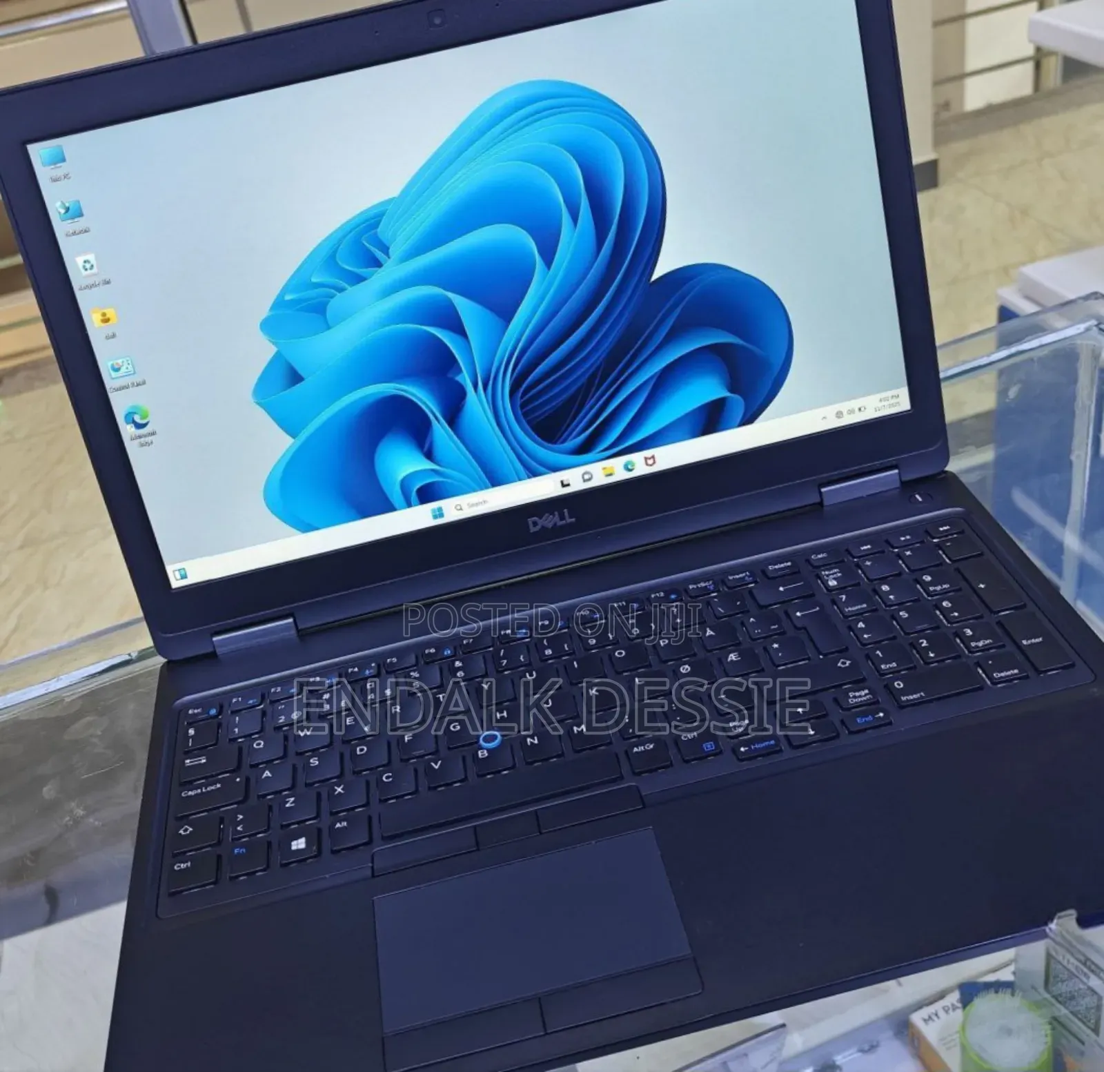 New Laptop Dell 8GB Intel Core I5 SSD 256GB