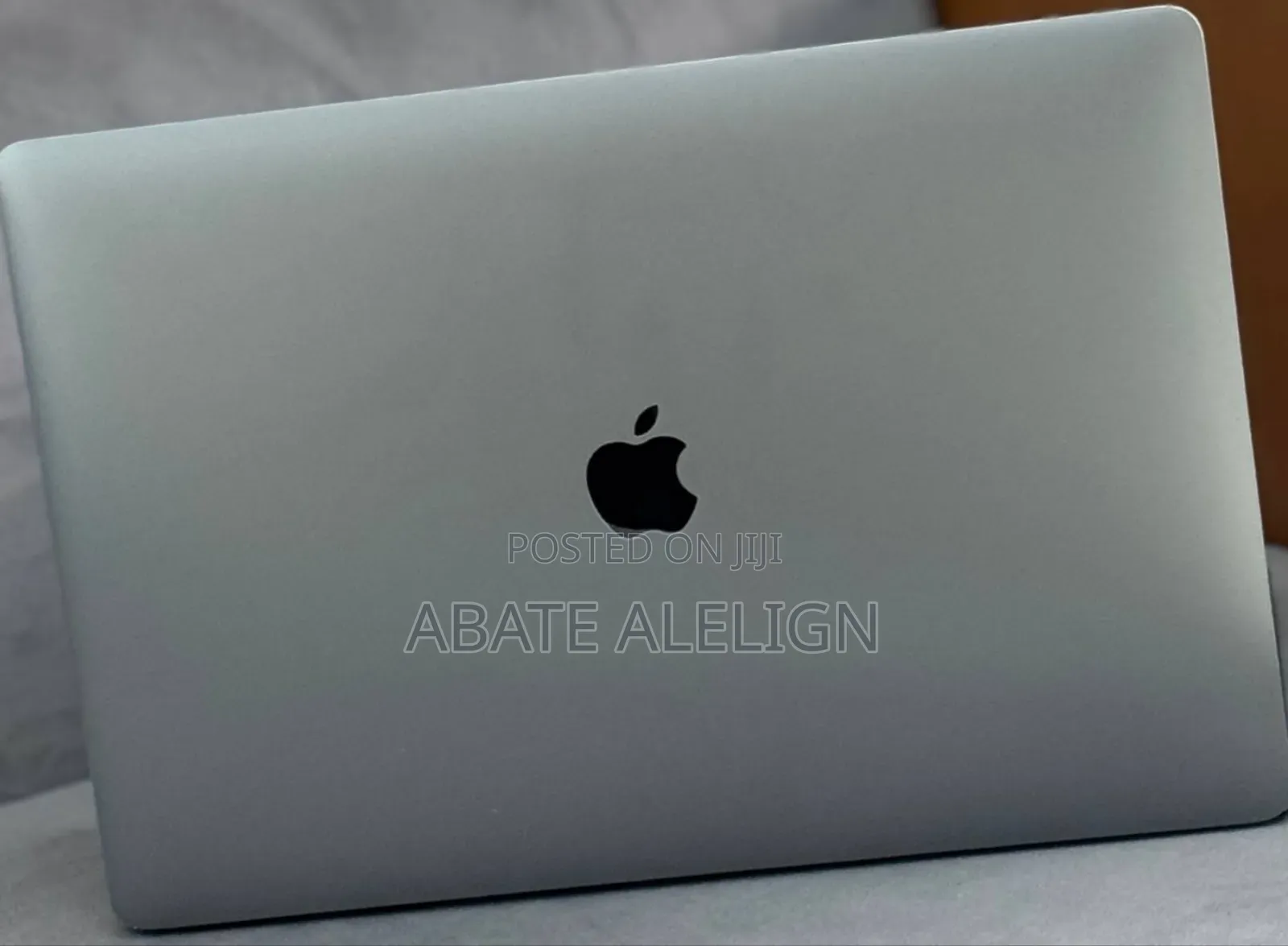 New Laptop Apple MacBook Pro 2019 16GB Intel Core i9 SSD 512GB