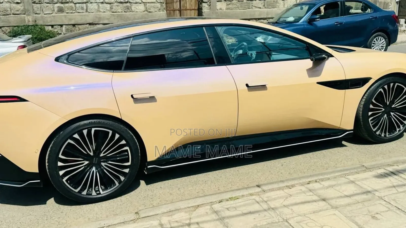 New Avatr 12 2025 Yellow