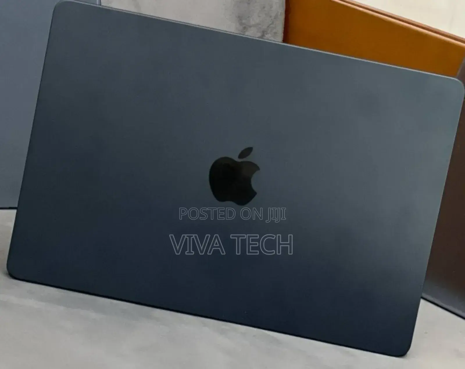 New Laptop Apple MacBook Air 2022 M2 8GB Intel Core I5 SSD 256GB