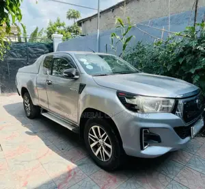 Toyota Hilux 2017 Silver