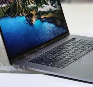 Photo - New Laptop Apple MacBook Pro 2017 16GB Intel Core I7 SSD 512GB