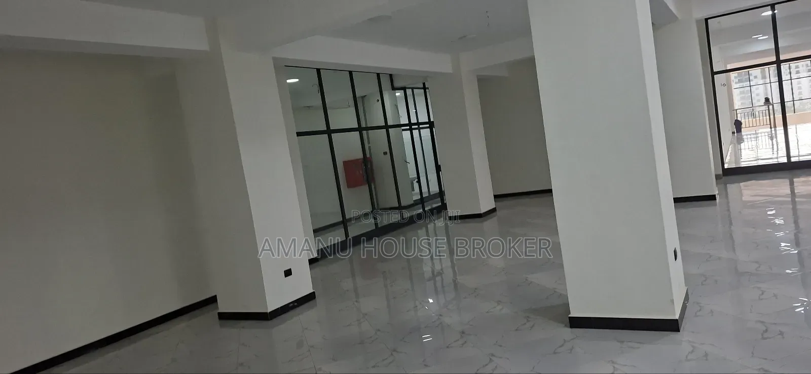 አስቸኳይ የሚከራይ ለካፌ እና for the Restaurant 4ኛ ፎቅ ላይ 430sqm በ494,500birr