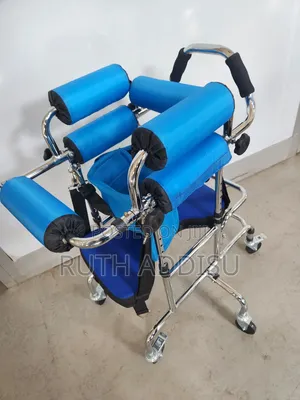 Photo - Unisex All in One Foldable Six Wheels Walker腱三級best Quality Walker New