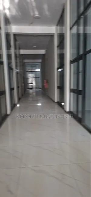 የሚከራዩ ሱቆችና ቢሮዎች በአዲስ አበባ መሃል ካሳንቺስ ጠቅላላ የሱቆቹ ስፋት የሚገኙ ቢሮዎችቹ ይገኛሉ