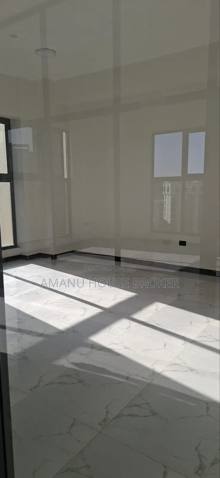 የሚከራዩ ሱቆችና ቢሮዎች በአዲስ አበባ መሃል ካሳንቺስ ጠቅላላ የሱቆቹ ስፋት የሚገኙ ቢሮዎችቹ ይገኛሉ