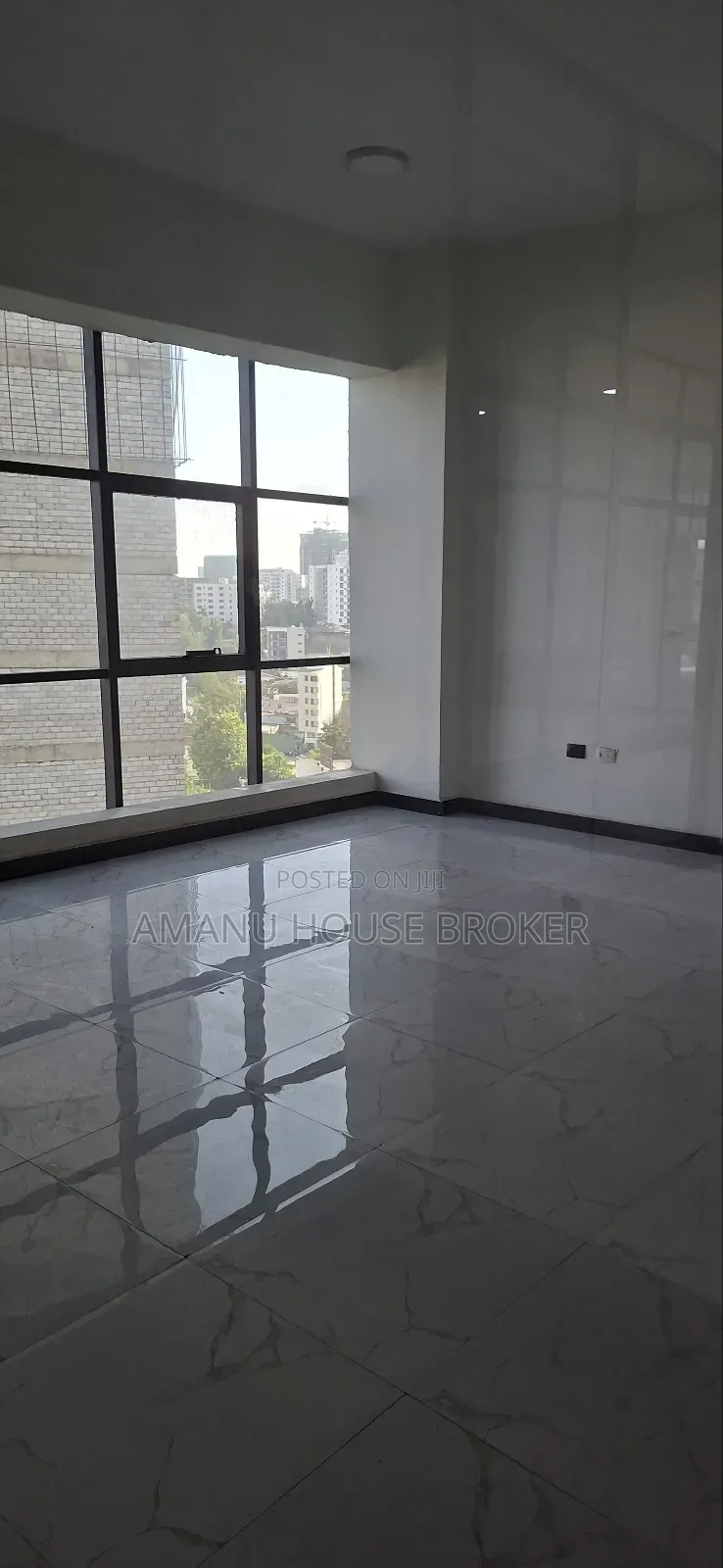 የሚከራዩ ሱቆችና ቢሮዎች በአዲስ አበባ መሃል ካሳንቺስ ጠቅላላ የሱቆቹ ስፋት የሚገኙ ቢሮዎችቹ ይገኛሉ