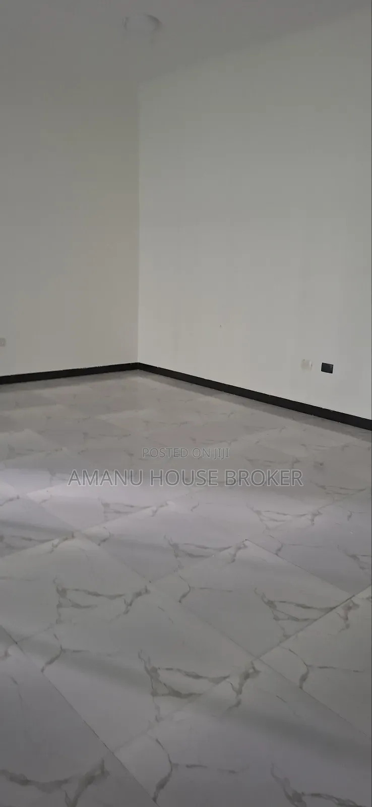 የሚከራዩ ሱቆችና ቢሮዎች በአዲስ አበባ መሃል ካሳንቺስ ጠቅላላ የሱቆቹ ስፋት የሚገኙ ቢሮዎችቹ ይገኛሉ