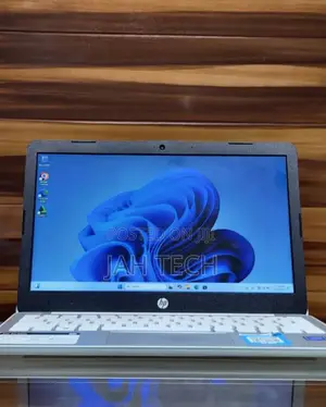 New Laptop HP Stream Notebook 4GB Intel Celeron SSD 60GB