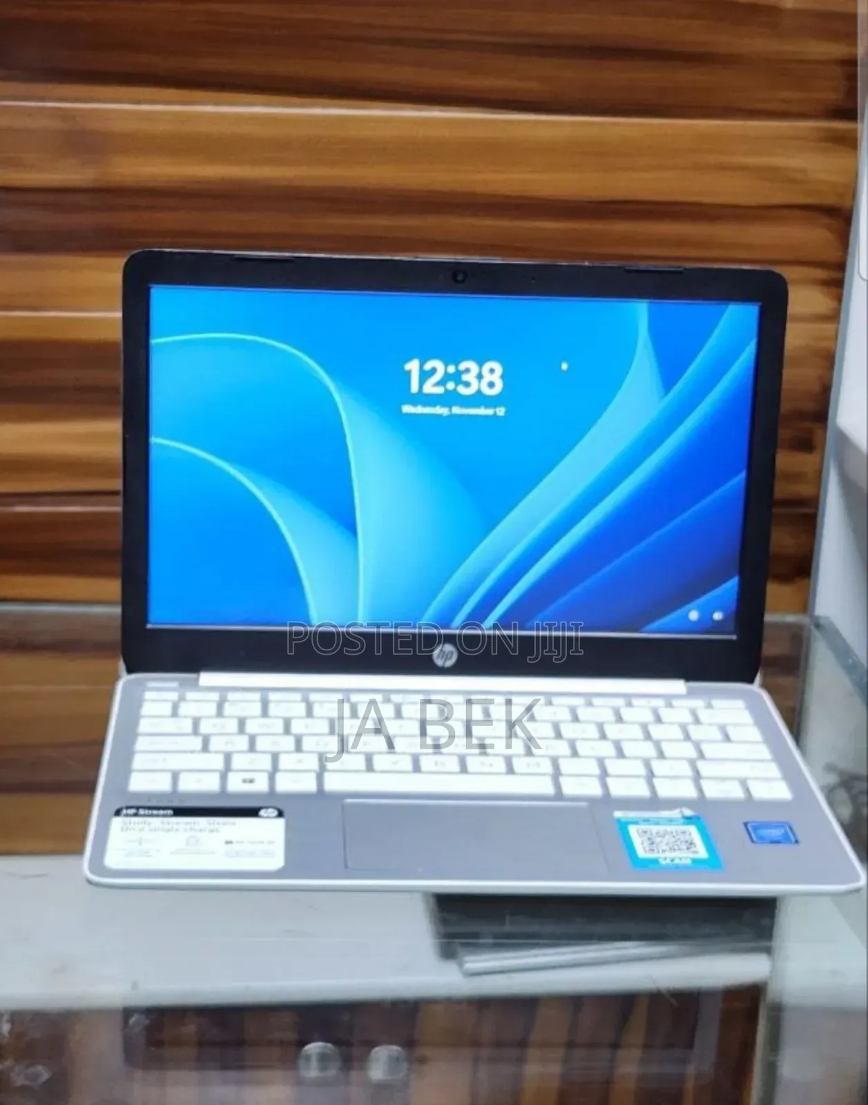 New Laptop HP Stream Notebook 4GB Intel Celeron SSD 60GB