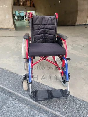 Foldable Medical Wheelchair考量wheelchair Top Quality Walker者別walker