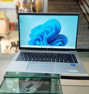 New Laptop HP EliteBook 840 G8 16GB Intel Core I5 SSD 512GB