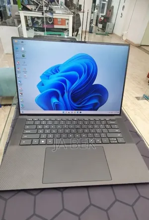 Photo - New Laptop Dell Precision 5570 16GB Intel Core I7 SSD 512GB