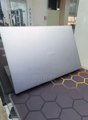 New Laptop Dell Precision 5570 16GB Intel Core I7 SSD 512GB