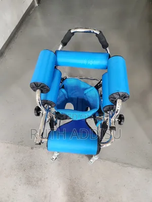 Photo - Comfortable Belted and Seating Aid Walker腱鞘walker夠味walker Medical New