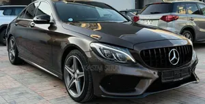 Mercedes-Benz C200 2015 Brown