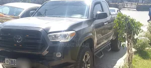Photo - Toyota Tacoma 2020 Gray