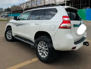 Toyota Land Cruiser 2015 White