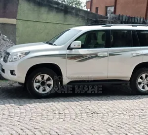 Photo - Toyota Land Cruiser 2015 White