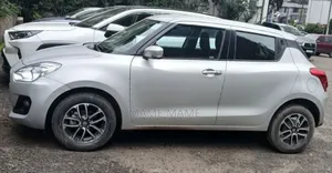 Suzuki Swift 2022 Silver