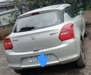 Suzuki Swift 2022 Silver