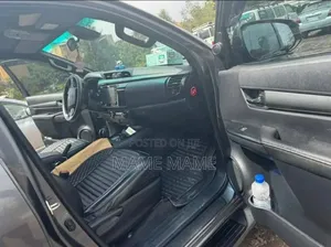 Toyota Hilux 2014 Black