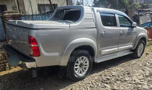 Toyota Hilux 2015 Gray