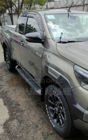 Toyota Hilux 2021 Gray
