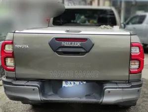 Toyota Hilux 2021 Gray