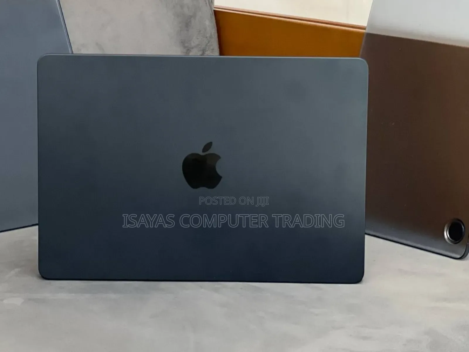 New Laptop Apple MacBook Air 2022 M2 8GB SSHD (Hybrid) 256GB