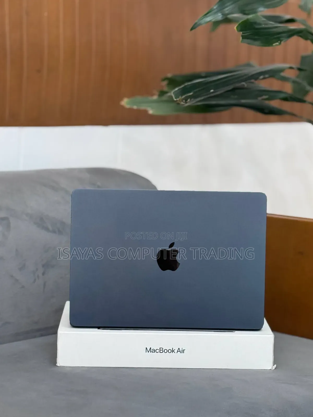 New Laptop Apple MacBook Air 2022 M2 16GB SSD 512GB