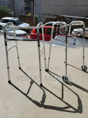 Medical Walker耹煲let's Your Walket Help You飞多walker\\Walking_aid