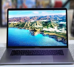 Photo - New Laptop Apple MacBook Pro 2017 16GB Intel Core I7 SSD 256GB