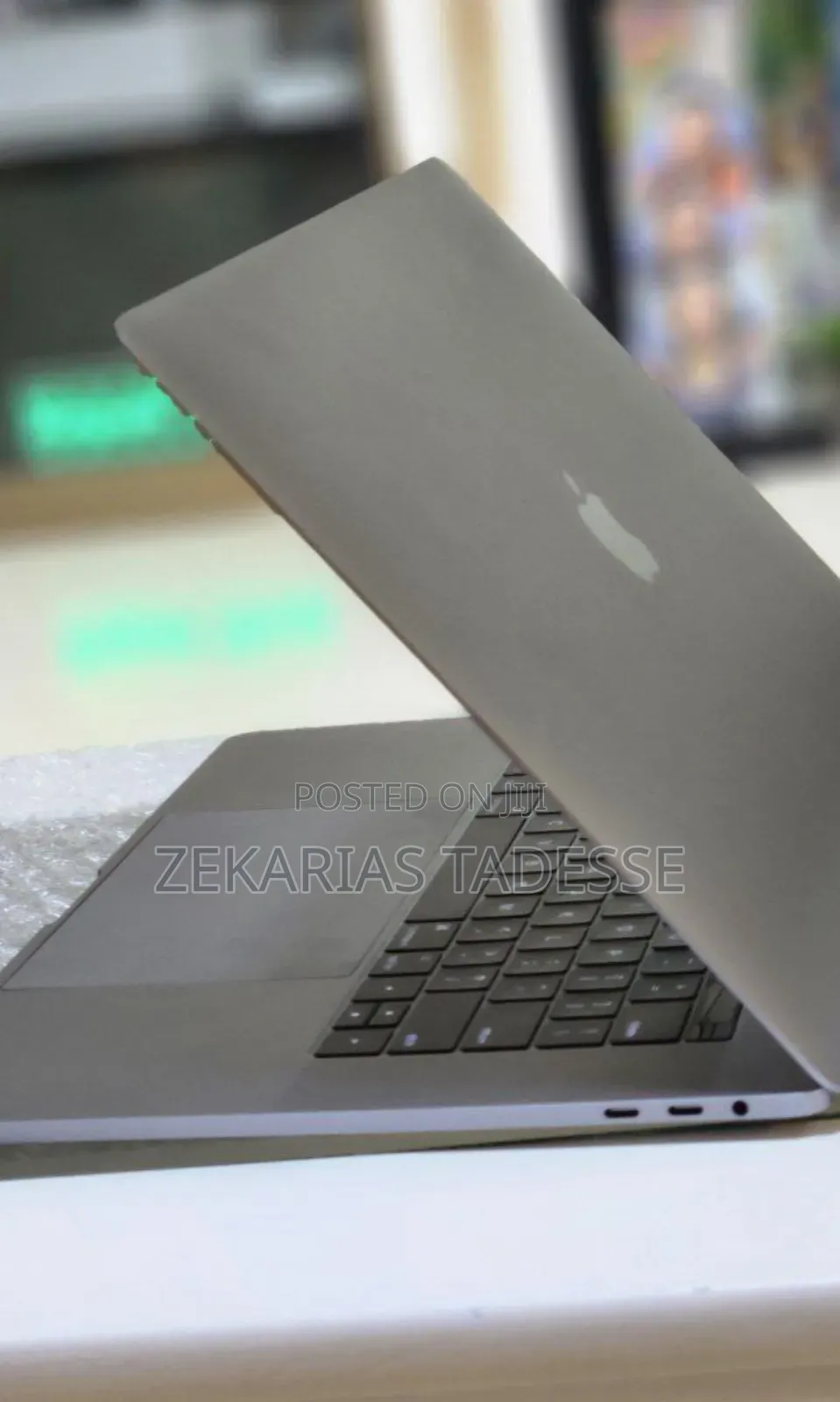 New Laptop Apple MacBook Pro 2017 16GB Intel Core I7 SSD 256GB