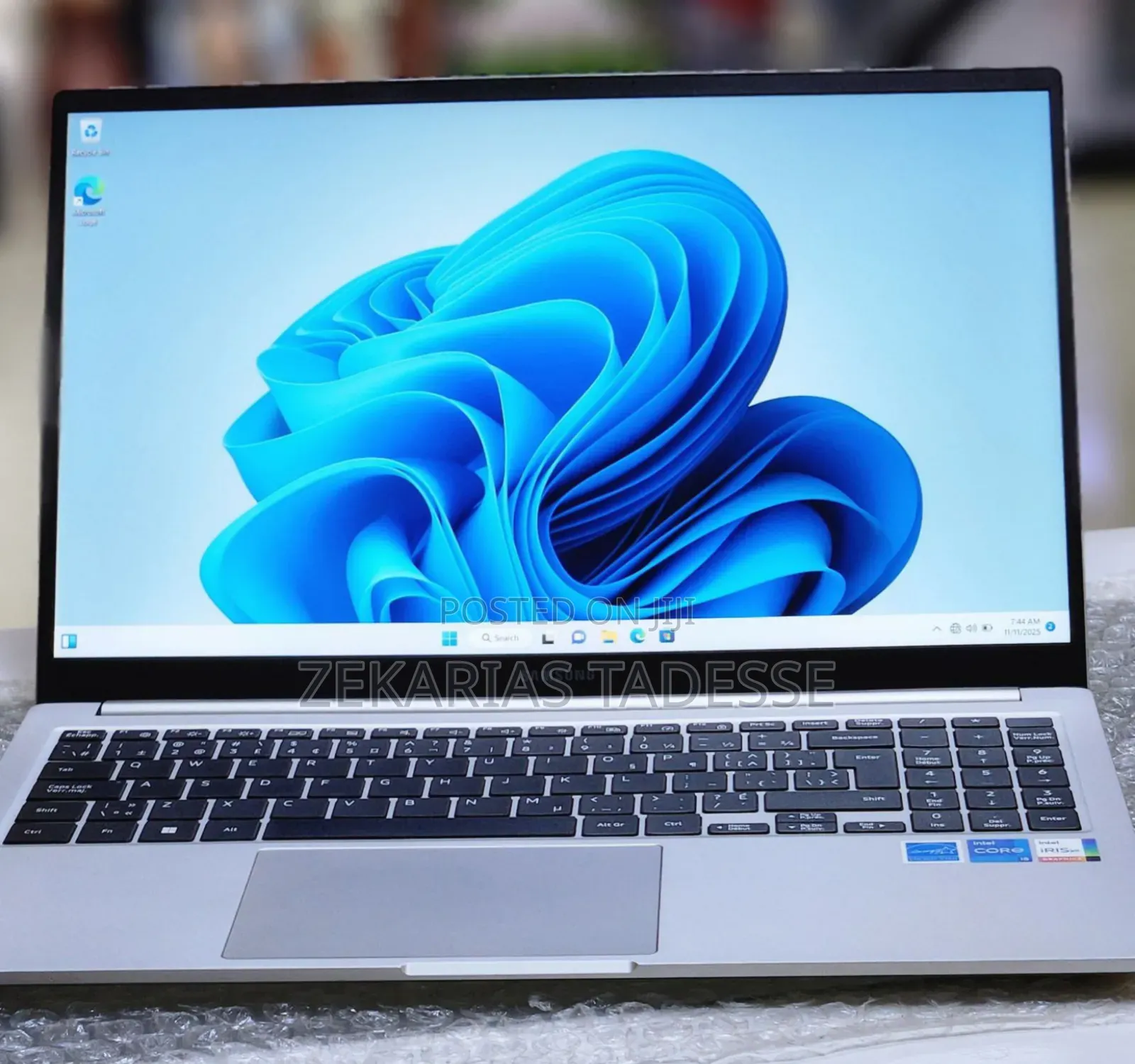 New Laptop Samsung 8GB Intel Core I5 SSD 256GB