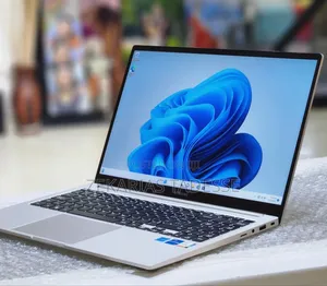 New Laptop Samsung 8GB Intel Core I5 SSD 256GB