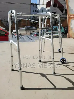 Photo - Walking Aid斗底walker||Walker三三maximum Weight Limit of 158 Kg.