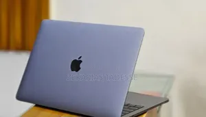 New Laptop Apple MacBook Pro 2017 16GB Intel Core I5 SSD 256GB