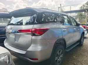 Toyota Fortuner 2018 Silver